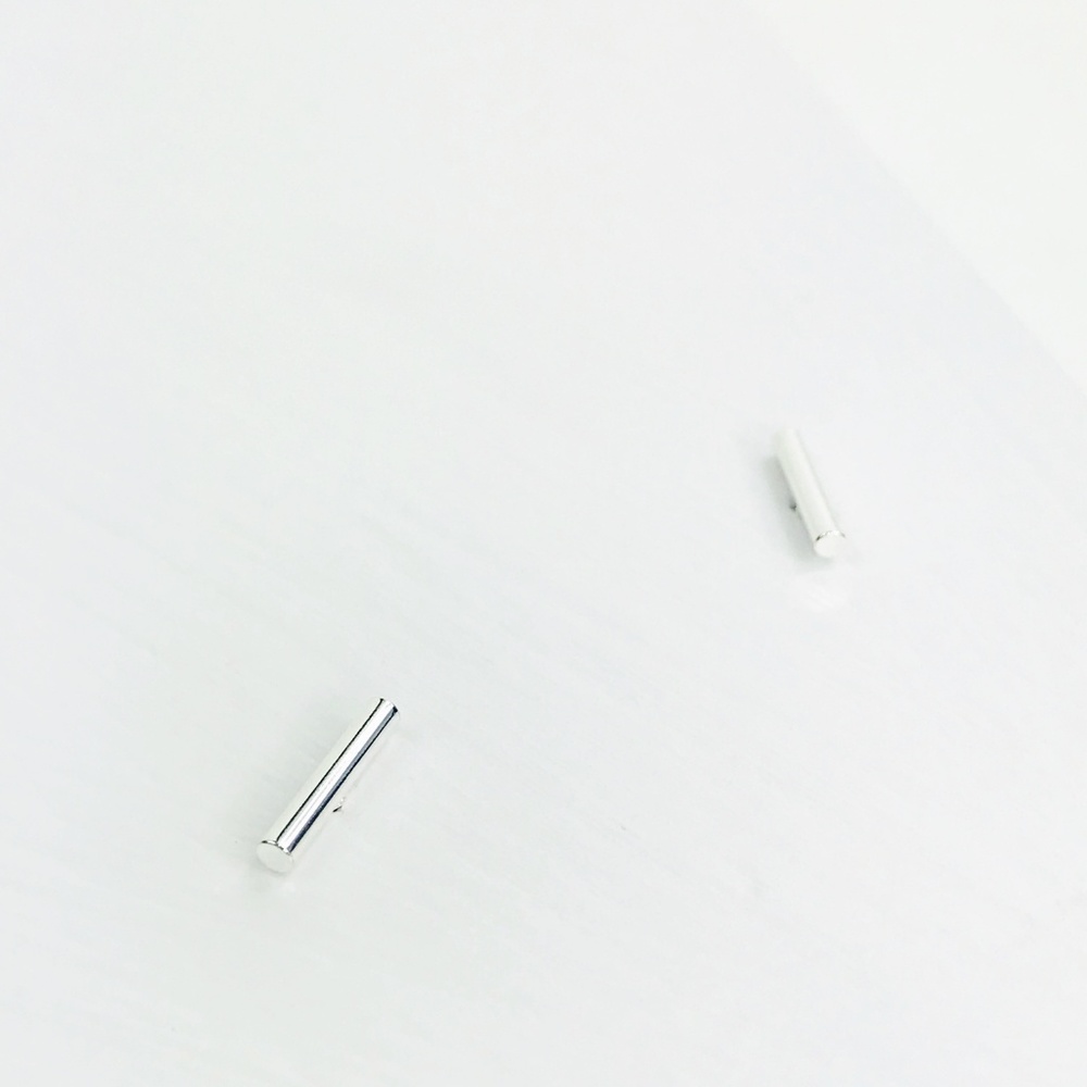 Bar Stud Earrings in Silver - Picture 6 of 7